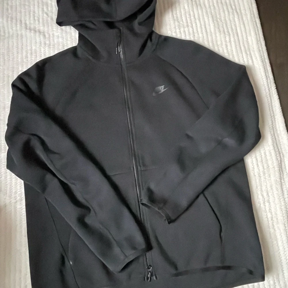 Nike Men's‎ Gray Zip Up Sweater